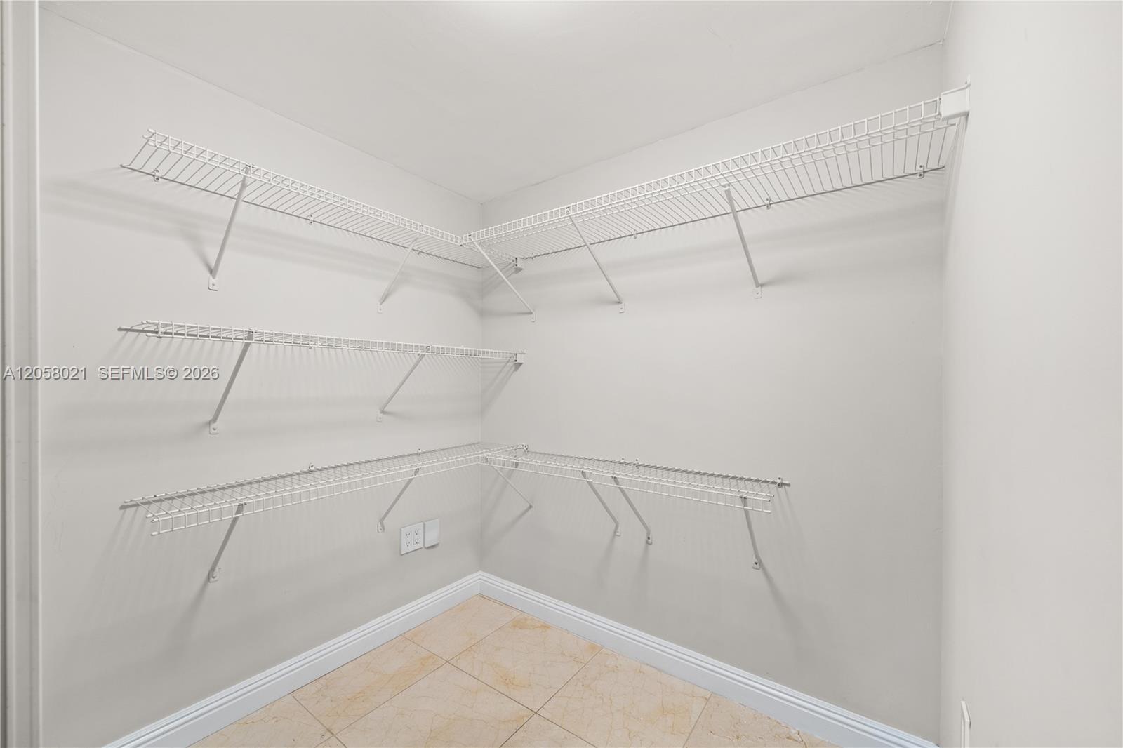 Building Photo - 18011 Biscayne Blvd