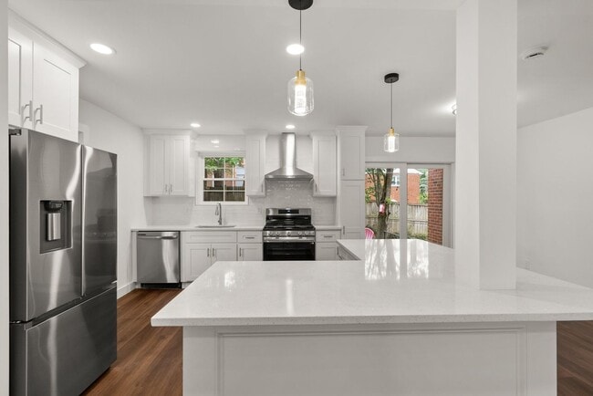Building Photo - 3 Bed 3 Bath - Silver Spring Split Level -...