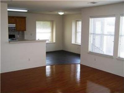 Building Photo - 15534 Sarah's Creek Dr