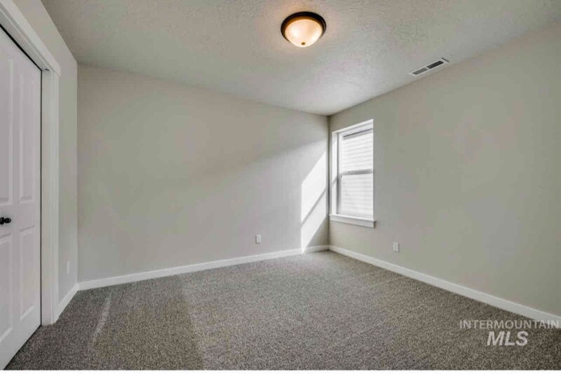 Building Photo - 3077 N Chianti Ave