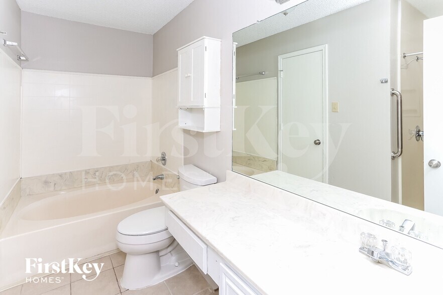 Building Photo - 210 Arabian Ln