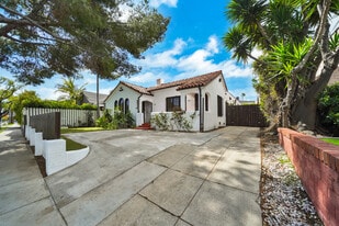 Building Photo - 815 N Curson Ave