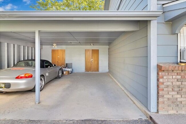 Building Photo - 2 Bedroom Condo near CMU