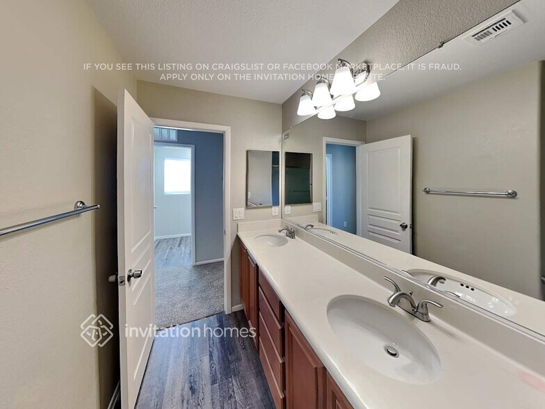 Building Photo - 682 Port Talbot Ave