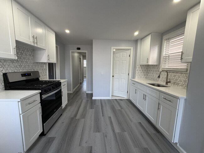 Building Photo - 528 John F. Kennedy Blvd