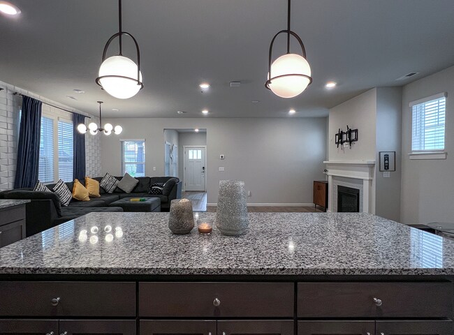 Building Photo - Amazing Location 3 Bedrooms 2.5 Bathrooms in the New Reeds Crossing Community!  Hillsboro near In...