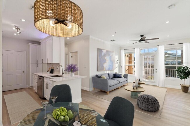 Building Photo - 5000 Culbreath Key Way