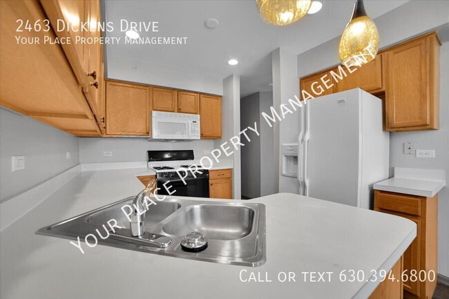 Building Photo - 2463 Dickens Dr