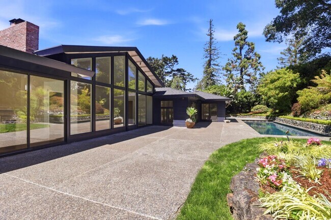 Building Photo - 820 Eucalyptus Ave