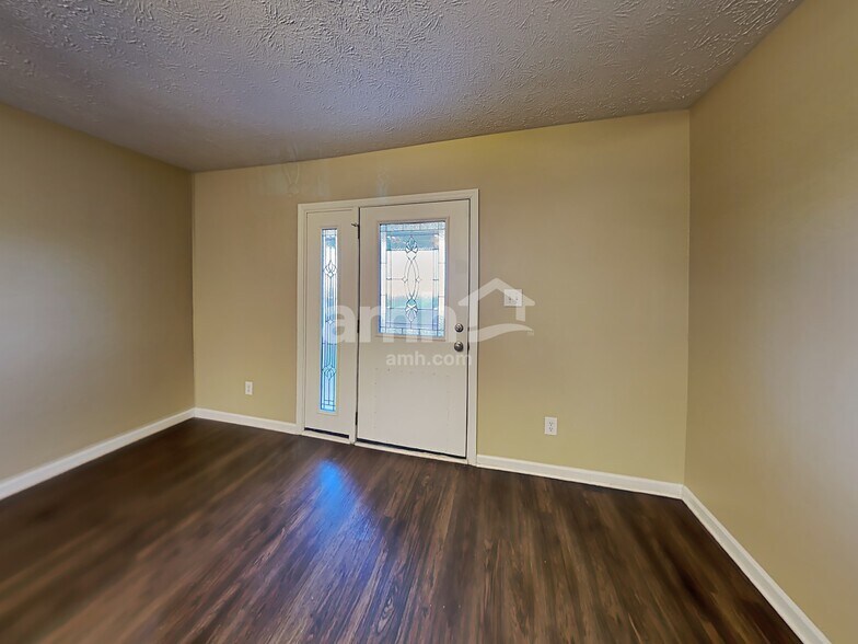 Building Photo - 2521 Monarchy Ln