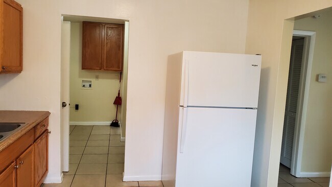 Kitchen - 6828 Jack Horner Ln