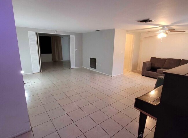 Building Photo - 12411 Partridge Hill Row