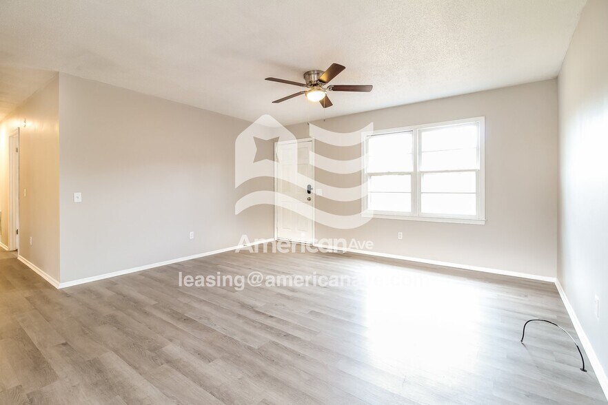 Building Photo - 213 Range View Rd