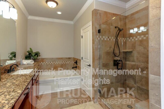 Building Photo - 3104 Sabine Cove