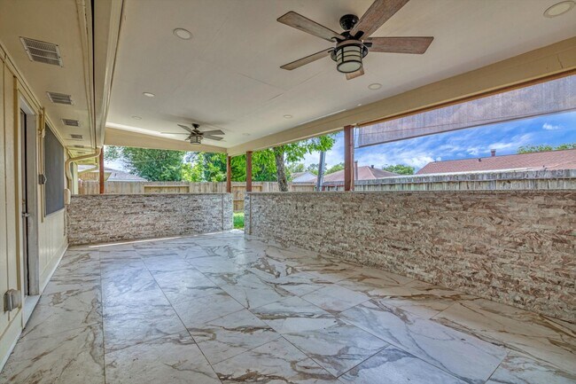 Building Photo - 7431 Ridgeberry Dr