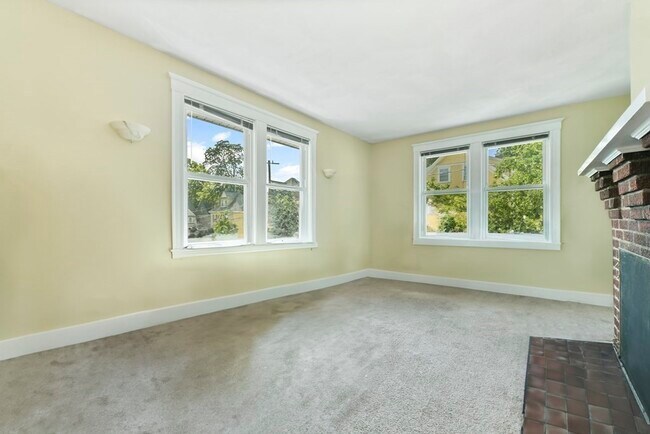 Building Photo - 79 Charlesbank Rd