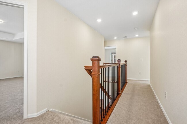 Building Photo - Luxurious Living: 2,367 Sq Ft Home with 4 Baths in Prime Location