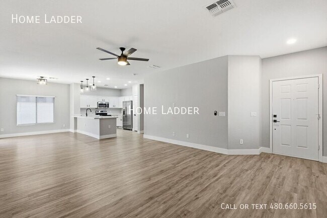 Building Photo - 2576 W Preserve Way