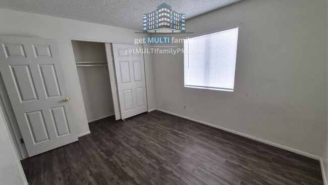 Building Photo - 334 N McQueen Rd