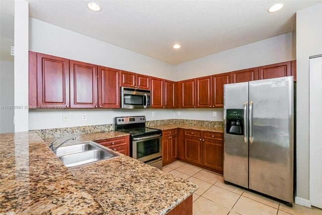 Building Photo - 457 SE 37th Pl