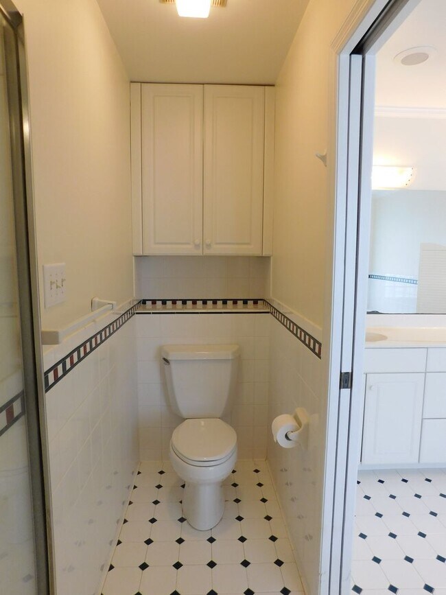 Building Photo - 914 Muirfield Pl