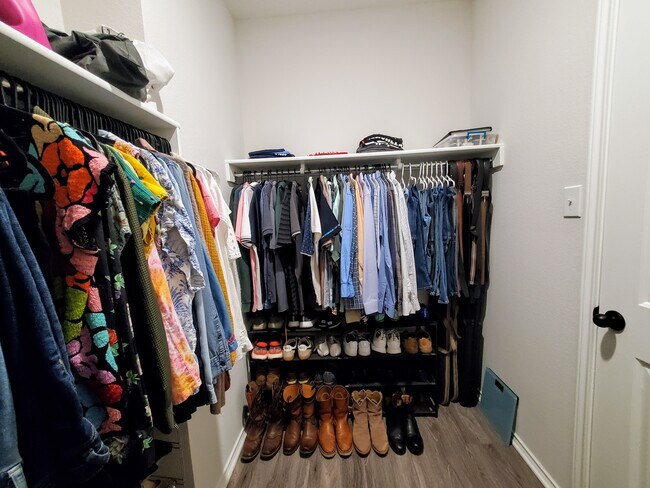 Building Photo - 14120 James Garfield St