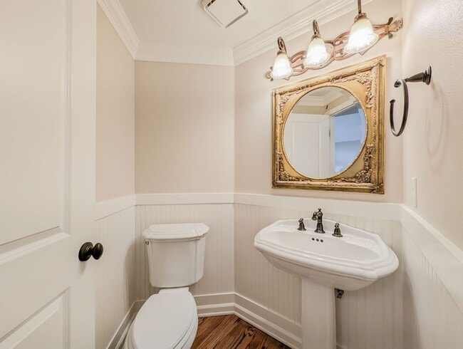 Building Photo - Modern and Elegant 3 Bed 2.5 Bath Home Featuring Luxury Finishes & 3-Car Garage!