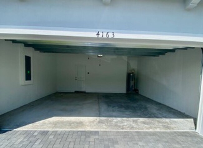 Building Photo - Brand new Townhome centrally located in La...