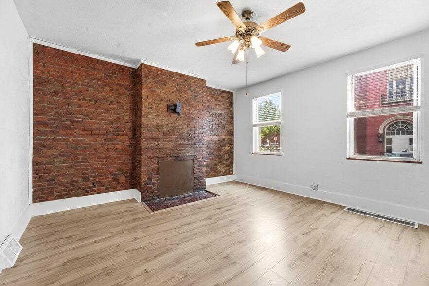 Building Photo - 98 S 18th St