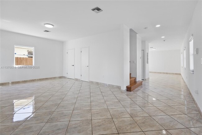 Building Photo - 2870 SW 21st St