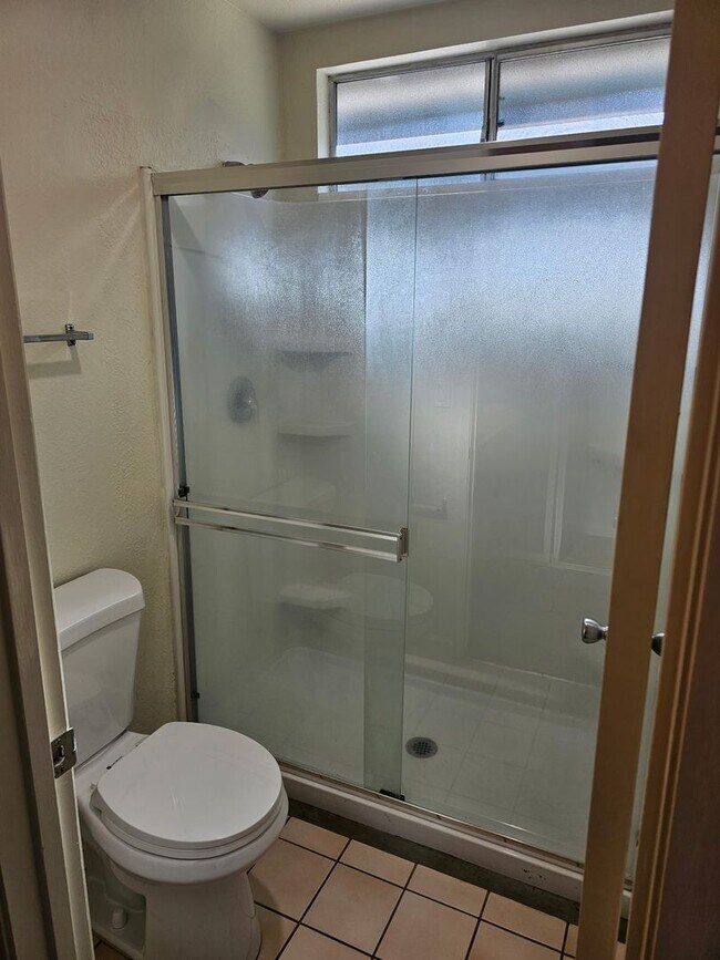 Building Photo - UPDATED 4 BED HOME IN SACRAMENTO!! $500 OFF MOVE-IN SPECIAL!