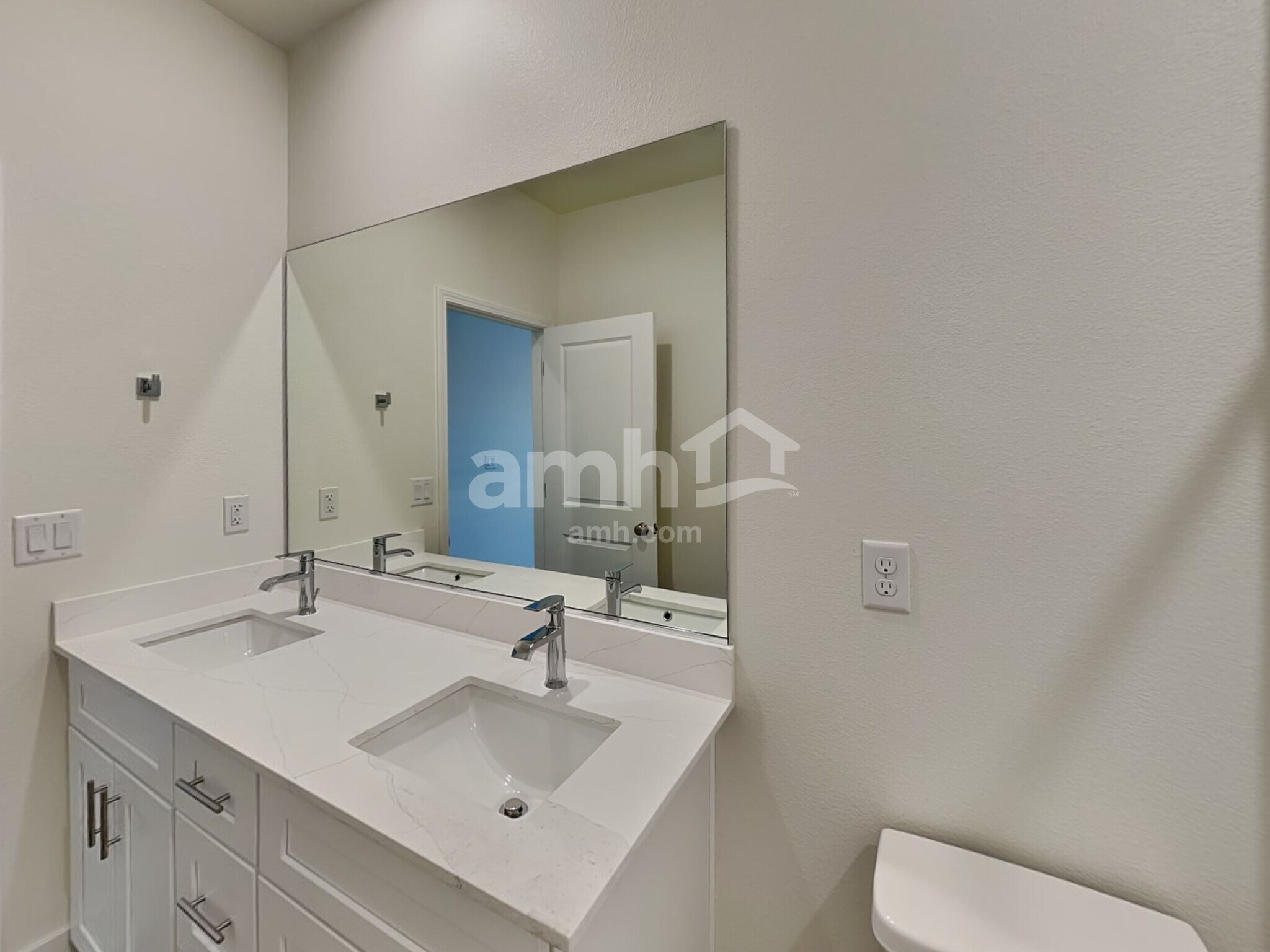 Building Photo - 846 English Primrose St