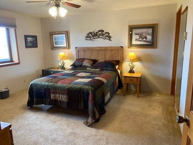 Building Photo - 391 N Somers Rd