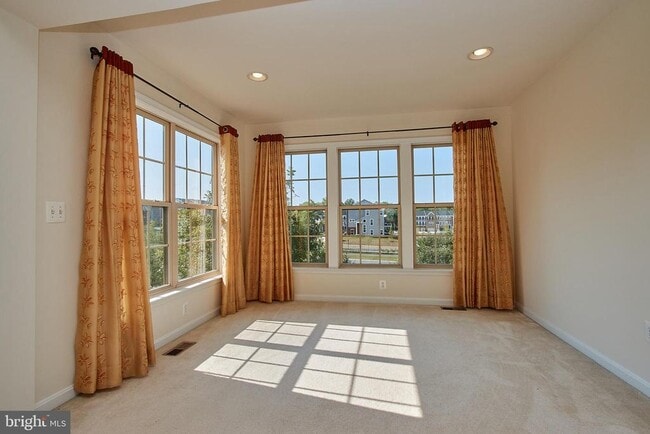 Building Photo - 42649 Macauley Place