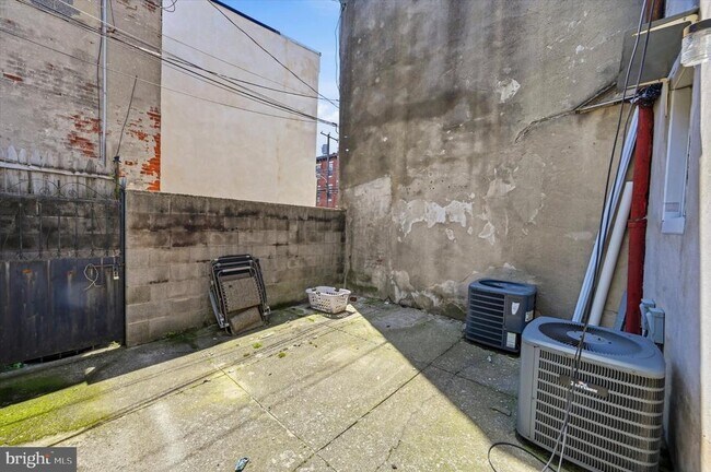 Building Photo - 1241 S 8th St