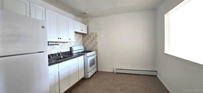 Building Photo - 95-17 84th St