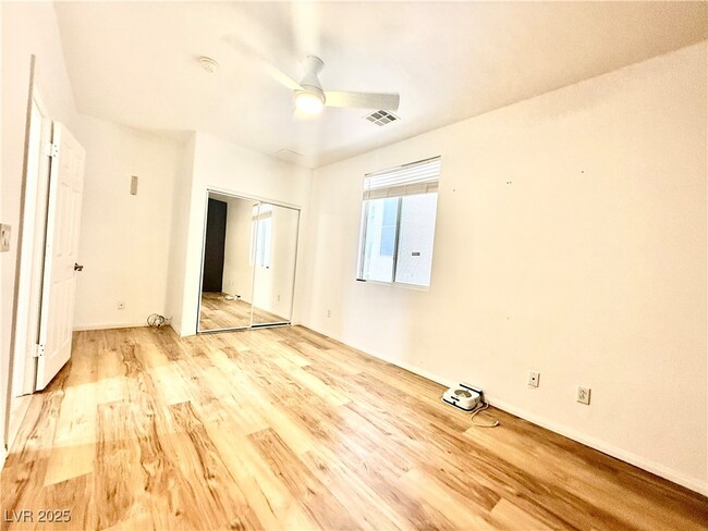 Building Photo - 3245 Ridgecliff St