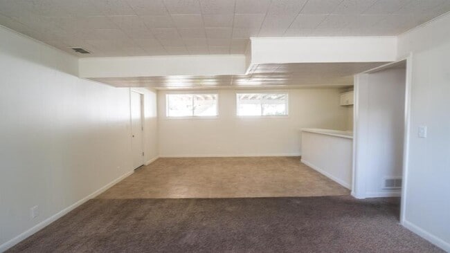 Building Photo - 5558 S Somerset Way