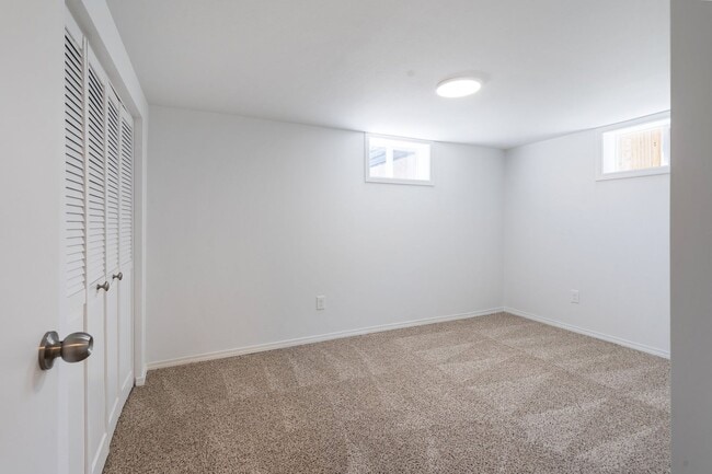 Building Photo - Spacious 4-Bed Home w/ Finished Basement & Fenced Yard – Lents Neighborhood