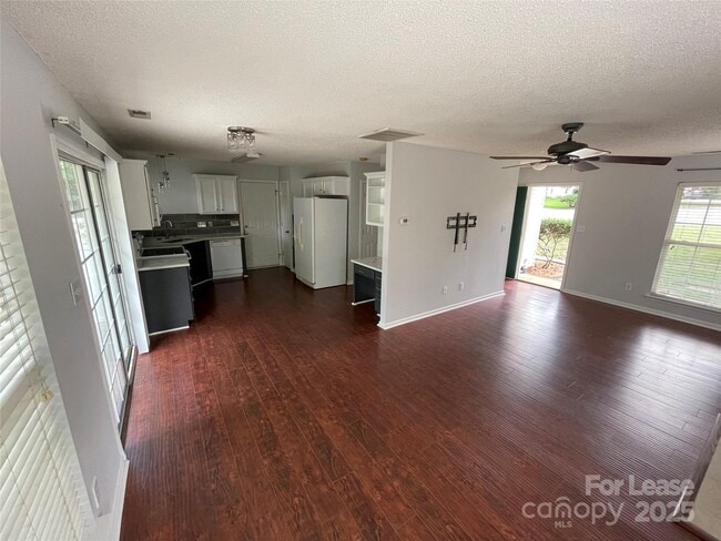 Building Photo - 4215 Suttle Pl