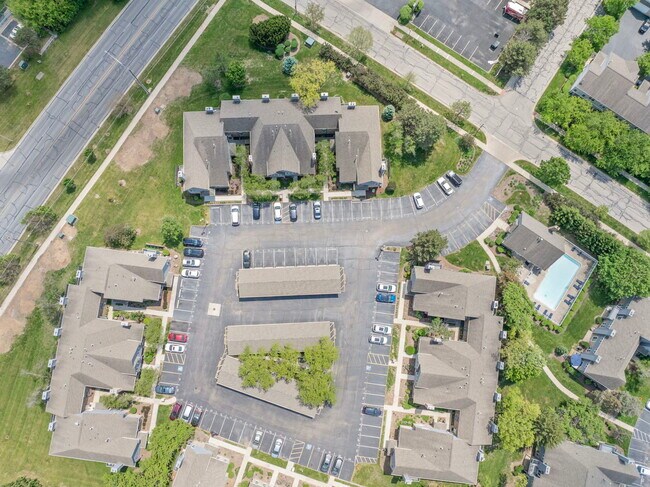 Building Photo - 11 Foxcroft Rd