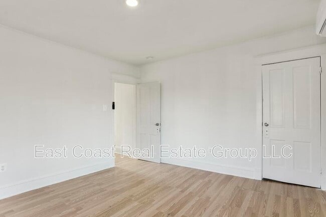 Building Photo - 157 N Conococheague St