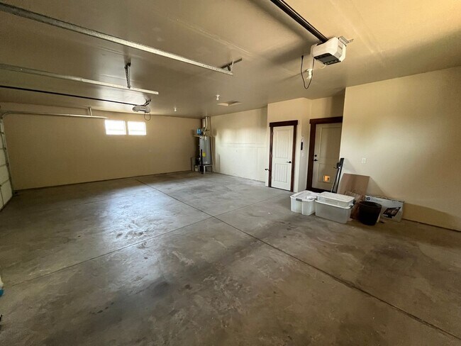 Building Photo - 61064 SE Ruby Peak Ln