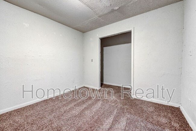 Building Photo - 1135 N Billen Ave