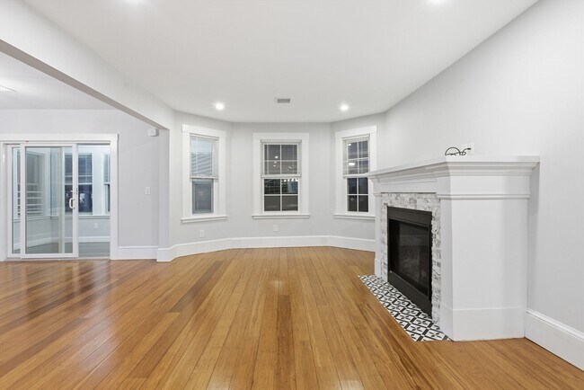 Building Photo - 318 Concord Ave