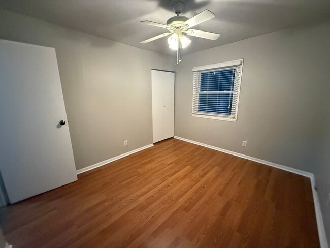 Building Photo - Cozy Calvert City Home