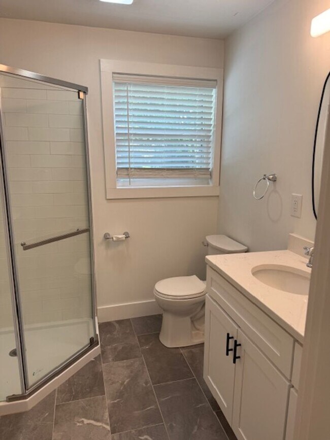 Building Photo - Beautiful remodeled home