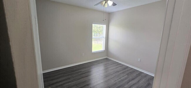 Building Photo - 911 Gloucester Ct