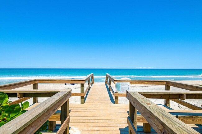 Building Photo - 589 Coconut St