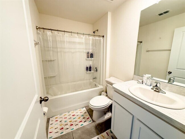 Building Photo - 10744 Chippewa Dr